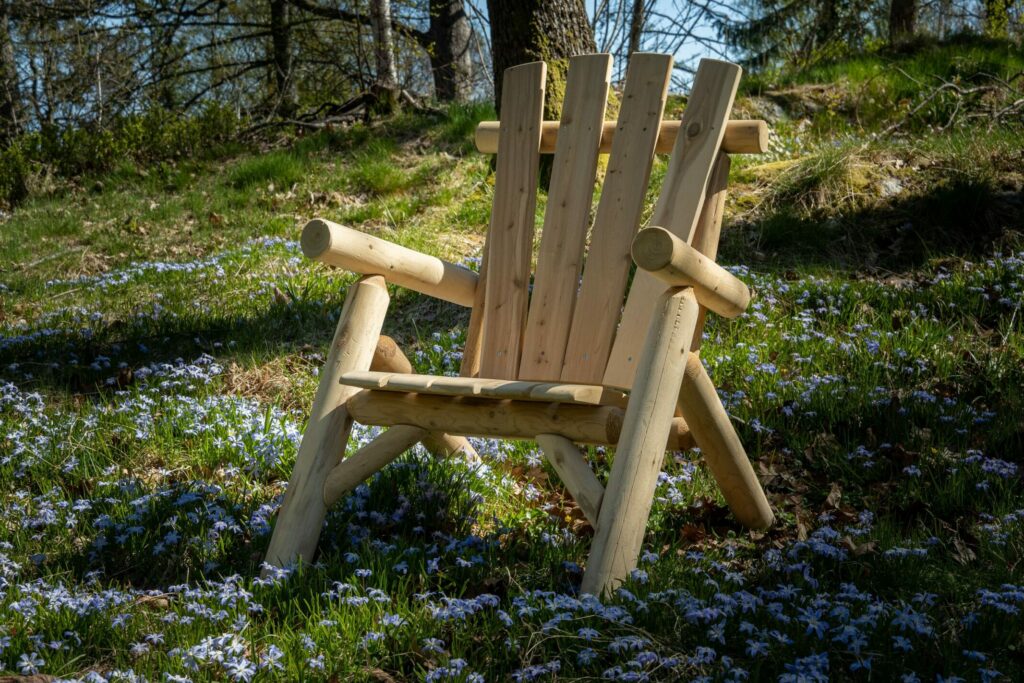 Utestoler i tre - hvilken passer deg? Utestoler i tre - hvilken passer deg?